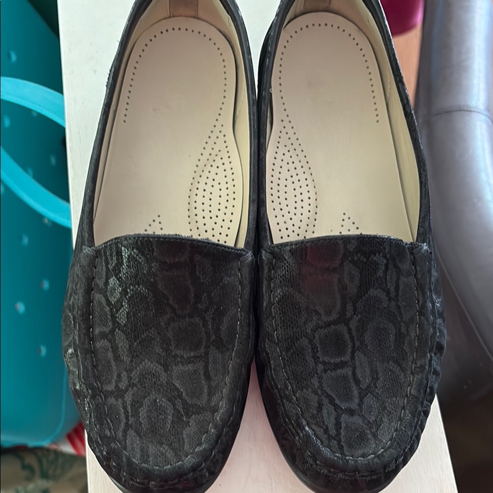 SAS Black Textured Loafers Flats